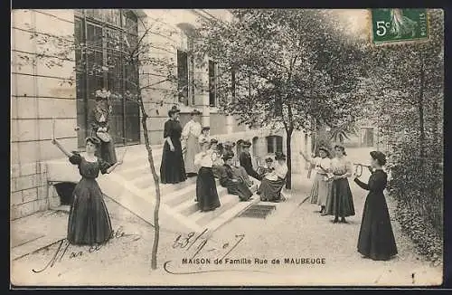 AK Paris, Maison de Famille Rue de Maubeuge