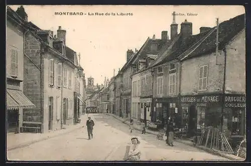 AK Montbard, La Rue de la Liberté, Strassenpartie