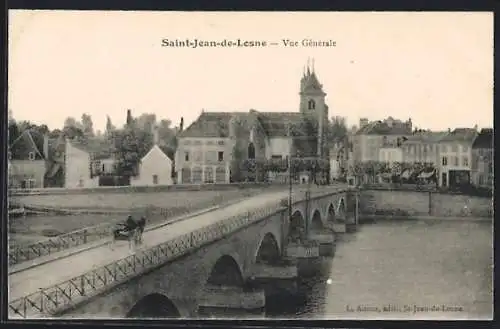 AK Saint-Jean-de-Losne, vue générale avec pont et calèche sur la rivière