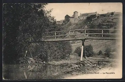 AK Vieux-Château, La Passerelle et Vue sur le Château