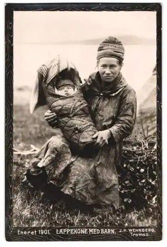 Fotografie J. Wennberg, Tromsö, Lappekone med Barn, Eneret 1901, Lappe, Mutterglück