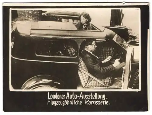 Fotografie unbekannter Fotograf und Ort, Londoner Auto-Ausstellung, Auto mit flugzeugähnlicher Karosserie