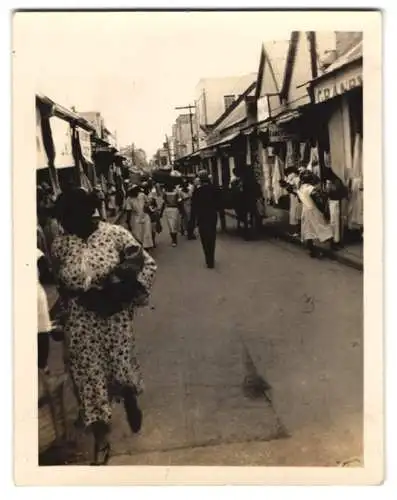 Fotografie unbekannter Fotograf, Ansicht Jamaika, Geschäftiges Treiben auf dem Markt