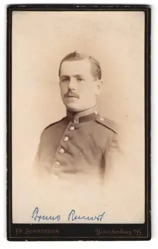 Fotografie Fr. Schroeder, Brandenburg a. H., Ritterstr. 18, Uffz. Bruno Rennert in Uniform