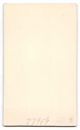 Fotografie Wertheim, Berlin, Leipzigerstr., Soldat in Garde Uniform mit Bajonett und Portepee