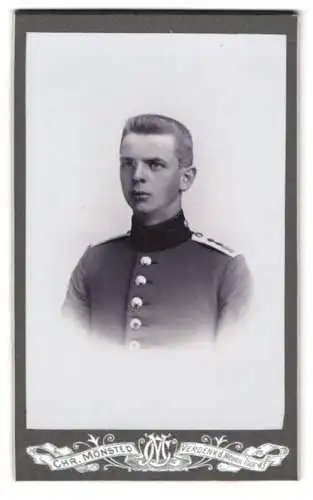 Fotografie Chr. Mönsted, Verden, junger Soldat in Uniform Artl. Rgt. 26