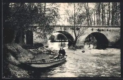 AK Courcay /I.-et-L., Le vieux pont sur l`Indre