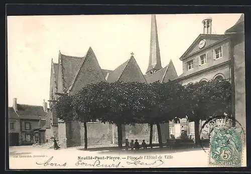 AK Neuillé-Pont-Pierre, Place de l`Hôtel de Ville