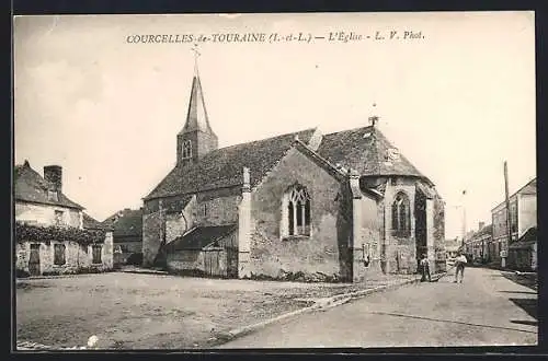 AK Courcelles-de-Touraine, L‘Église et rue principale