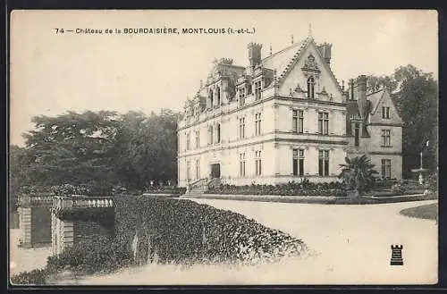 AK Montlouis, Château de la Bourdaisière, vue de la cour et du parc