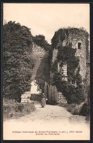 AK Grand-Pressigny, Château historique du XVIe siècle, Entrée du Pont-levis