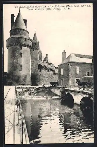 AK Langeais, le château, tour d'angle