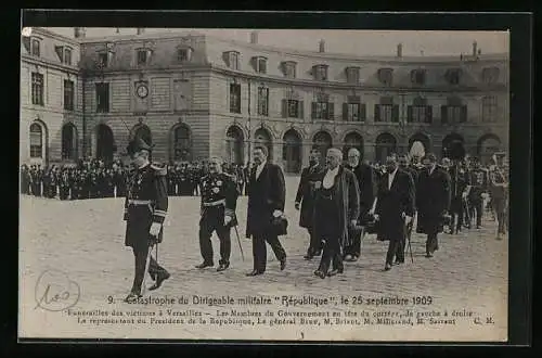 AK Versailles, Funerailles des victimes de la Catastrophe du Dirigeable militaire République, 25.09.1909