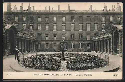 AK Paris, Maison Municipale de Santé, La Cour d`Entrée