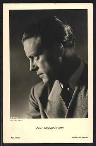 AK Schauspieler Wolf Albach-Retty im Anzug posierend