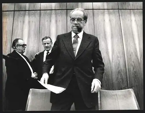 Fotografie Poly-Press, Bonn, Herbert Wehner, Fraktionsvorsitzender der SPD im Bundestag