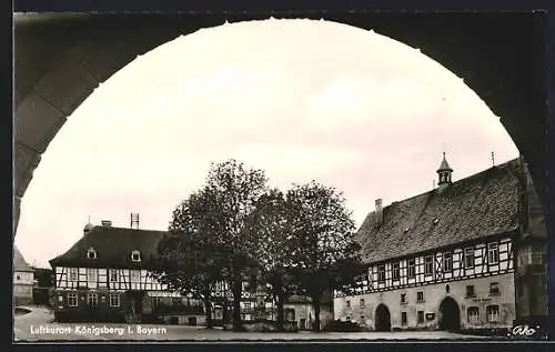 AK Königsberg / Bayern, Marktplatz mit Rathaus, Regiomontanusbrunnen und Gasthof Zum Goldenen Stern