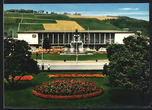 AK Würzburg a. M., Hauptbahnhof mit Anlagen und Brunnen