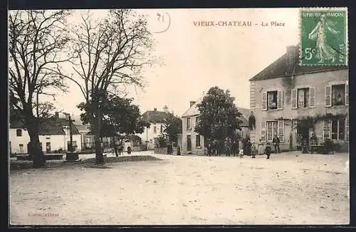 AK Vieux-Chateau, La Place avec des arbres et des bâtiments