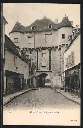 AK Semur, La Porte Guiller, Vue de la Rue