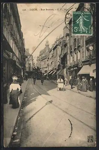 AK Dijon, Rue Bossuet animée avec passants et boutiques