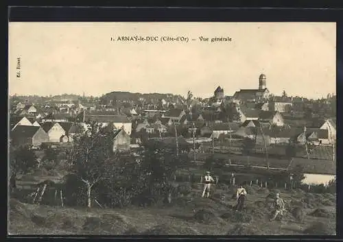 AK Arnay-le-Duc, Vue générale des toits et de l`église avec des travailleurs dans les champs