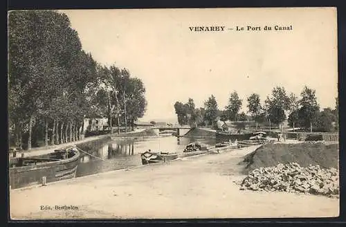 AK Venarey, Le Port du Canal avec des bateaux