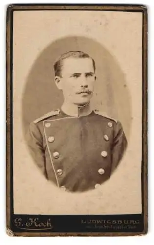 Fotografie G. Koch, Ludwigsburg, junger Chevaulegers in Uniform