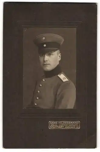 Fotografie Hans Hildebrand, Stuttgart, Einjährig-Freiwilliger Soldat des Rgt. 13 in Uniform mit Zwicker