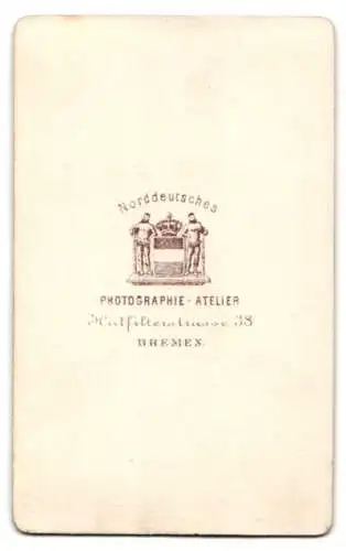 Fotografie Norddeutsches Photographie-Atelier, Bremen, Hutfilterstrasse 38, Porträt einer Frau mit Zopffrisur
