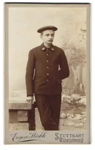 Fotografie Eugen Stöckle, Stuttgart, Charlottenstr. 31, Porträt eines jungen Soldaten in Uniform