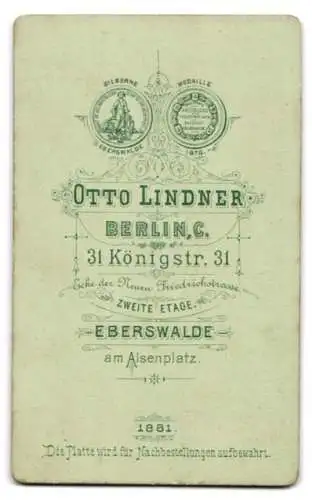 Fotografie Otto Lindner, Berlin, Königstr. 31, Porträt eines Soldaten in Uniform