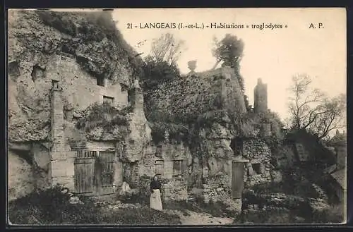 AK Langeais, Habitations troglodytes, une femme