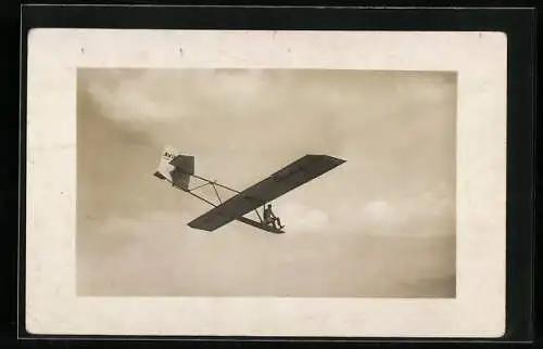 Foto-AK Planeur-Ecole Avia Type 10 A en Vol., Segelflugzeug im Flug mit Pilot