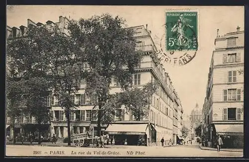 AK Paris, La Rue du Val de Grace