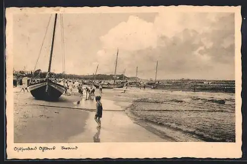 AK Ahlbeck / Ostseebad, Strand mit Booten