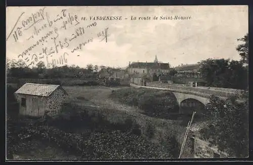 AK Vandesse, La route de Saint-Honoré