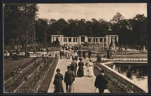 AK Berlin-Tiergarten, Rosengarten mit Spaziergängern