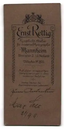 Fotografie Ernst Rettig, Mannheim, Breitestrasse, Max Selt im eleganten Anzug mit Kaiser Wilhelm Bart