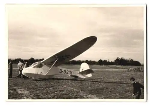 6 Fotografien Segelflug, Segelflugzeug Kennung D-5331 auf dem Flugplatz