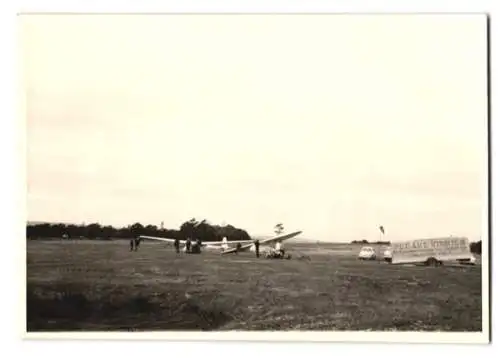 6 Fotografien Segelflug, Segelflugzeug Kennung D-5331 auf dem Flugplatz