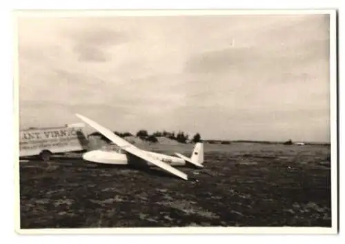 6 Fotografien Segelflug, Segelflugzeug Kennung D-5331 auf dem Flugplatz