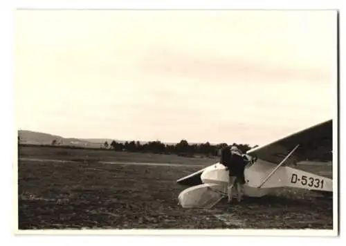 6 Fotografien Segelflug, Segelflugzeug Kennung D-5331 auf dem Flugplatz