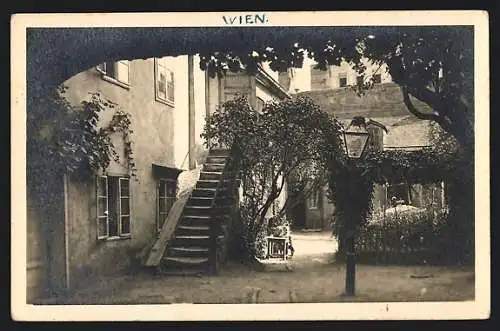 AK Alt-Wien, Lichtenthal, Blick in den Schubert-Hof