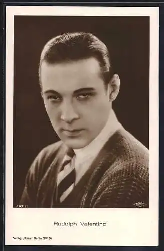 AK Schauspieler Rudolph Valentino mit markantem Blick