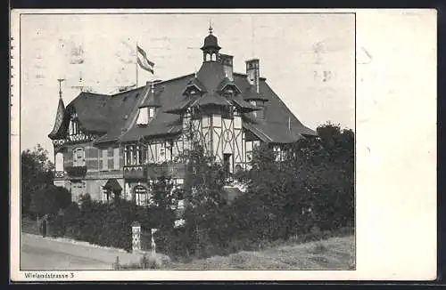 AK Erfurt, Villa in der Wielandstrasse 3, von einer Anhöhe gesehen