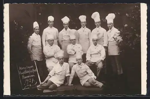 Foto-AK Hannover, Hauptbahnhofs-Restaurant, Küchenbrigade 1927