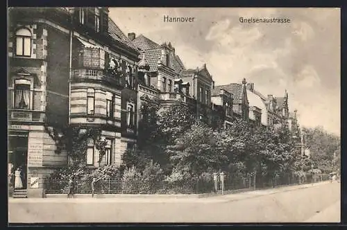 AK Hannover, Gneisenaustrasse mit Eckladen und Kindern