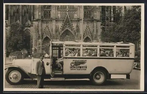 Foto-AK Köln, Bus der Colonia GmbH vor dem Dom