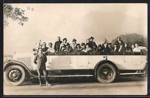 Foto-AK Reisebus mit Aufschrift Lourdes - Les Pyrenees